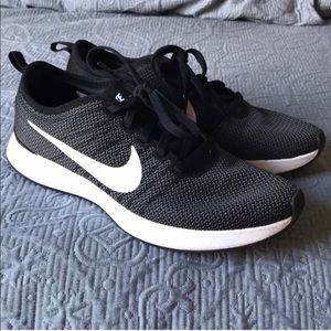 Nike DualTone Women’s Racer Shoes Size 7.5